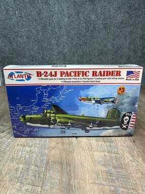Atlantis 1:92 B-24J Liberator Pacific Raider Model Kit  New & Sealed made in USA